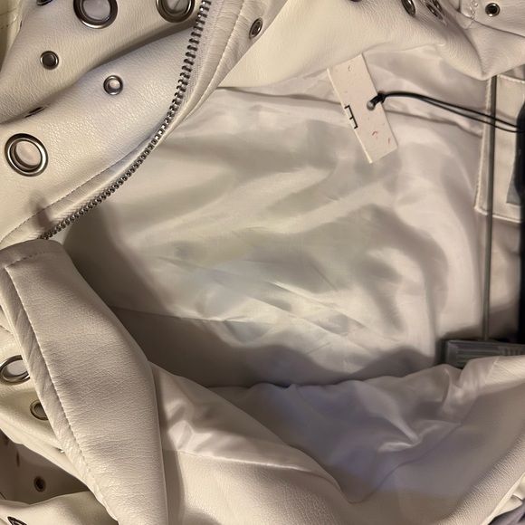 B. COATURE WHITE LEATHER JACKET - Picture 2 of 5
